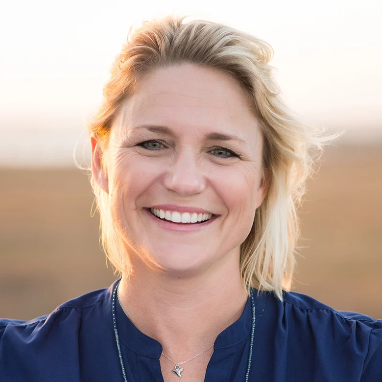 SI-staff-holly-blair